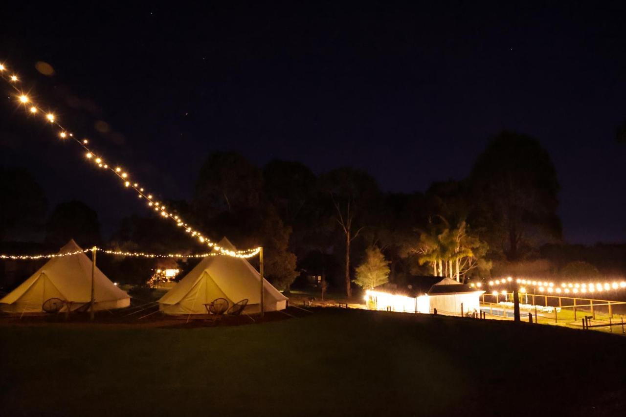 Eight Acres Lakes Entrance Exterior photo